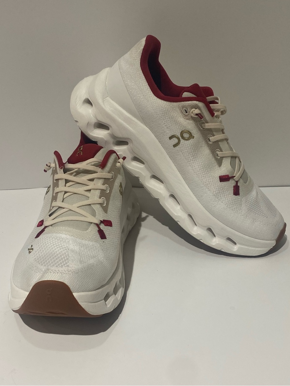 On Cloudtilt Women’s Sneakers White Burgundy Red Size 8 CloudTec Phase